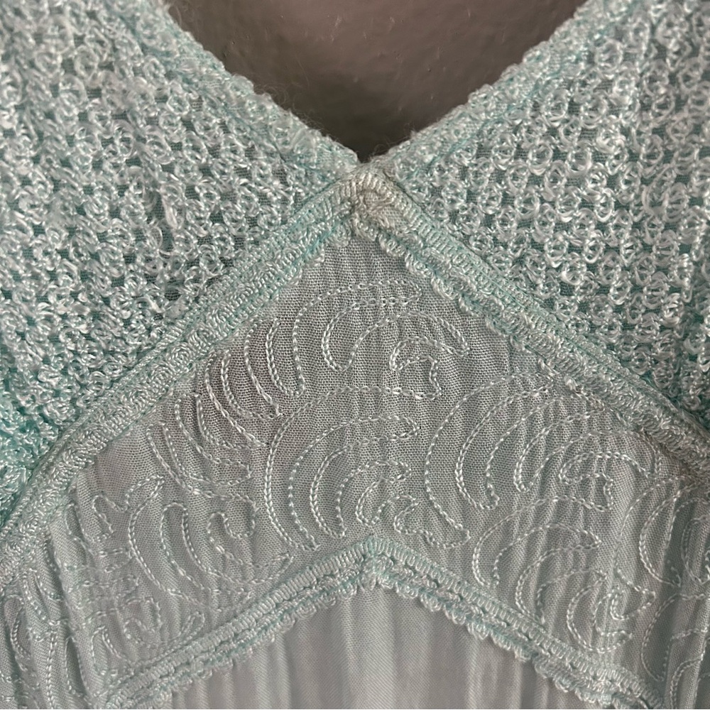 L’Pogee Embroidered Crochet Maxi Dress Handkerchief Hem Flowy Boho One Sz Sample - Picture 4 of 11